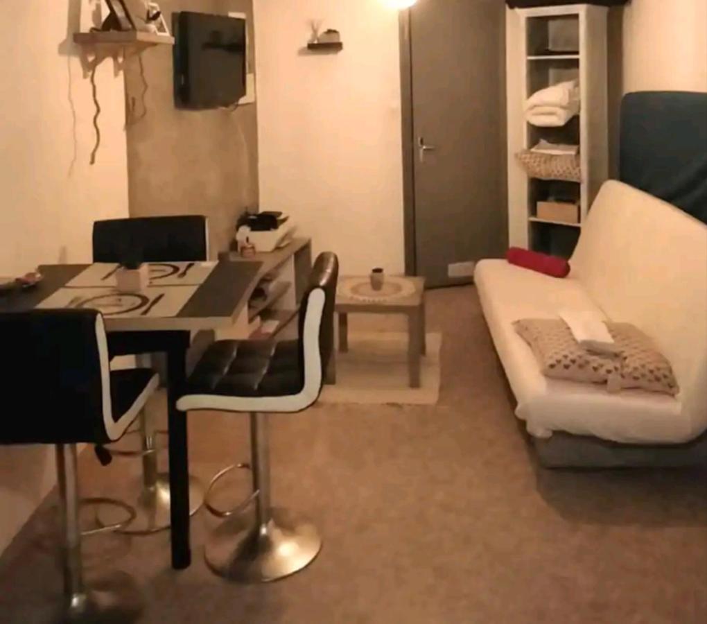 Ferienwohnung Charmant Studio Tarascon-sur-Ariège Exterior foto